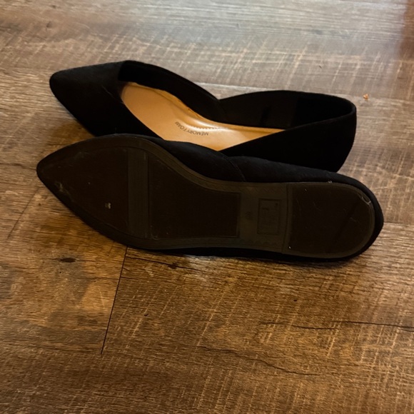 Time and Tru Women's Black Flats with Memory Foam - Picture 2 of 2
